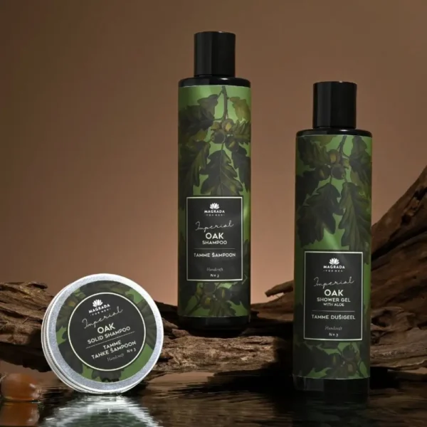 Daily Essentials Gift Set for Men with Imperial Oak shampoo and shower gel