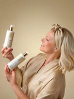 Botanical extract cleanser with sparkling wine aroma for radiant skin