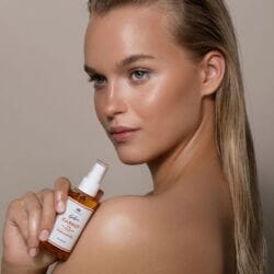 Hydrating body oil for smooth skin texture and natural glow