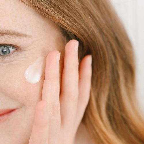 Vegan-fox-produkti how to apply softening face cream